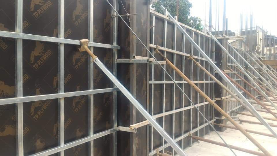 Có nên bán ván phủ phim cũ